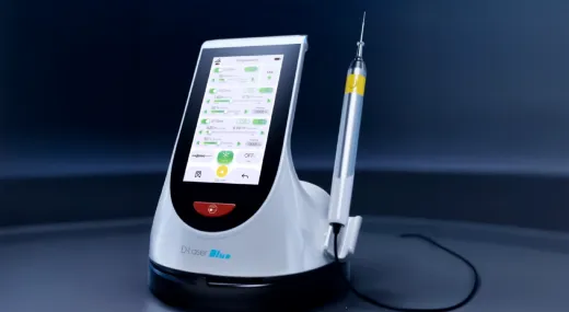 El D-Laser Blue: equipo de láser de diodo con pantalla táctil y pieza de mano